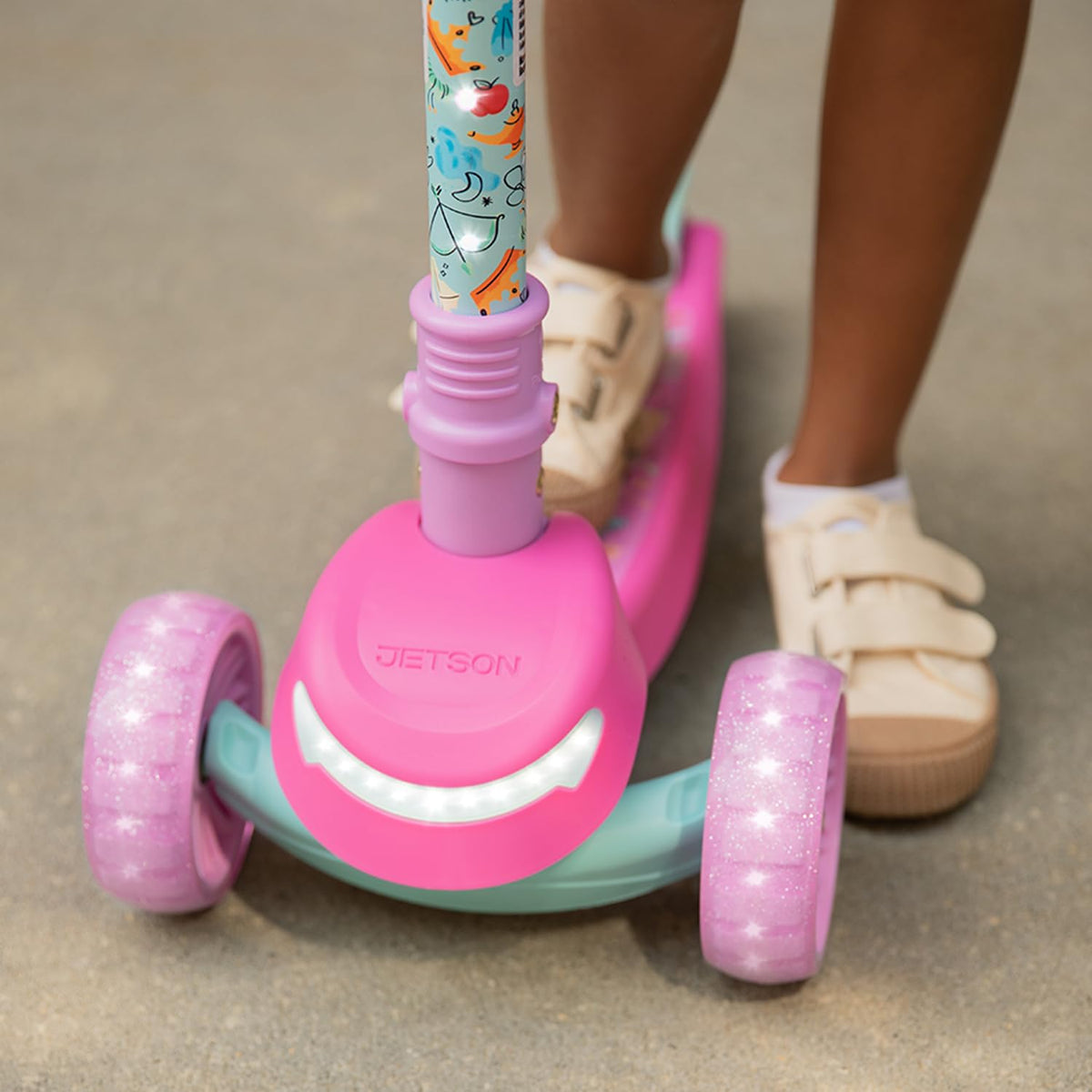 Kids Kick Scooter with LED Lights and Light-Up Wheels O127
